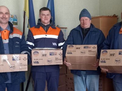 Thousands of food parcels delivered to Ukrainian Railway employees and their families, following donations from British rail companies